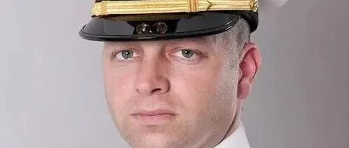 英国海军“涌潮”号上的悲剧：爱尔兰海域船员的失踪之谜