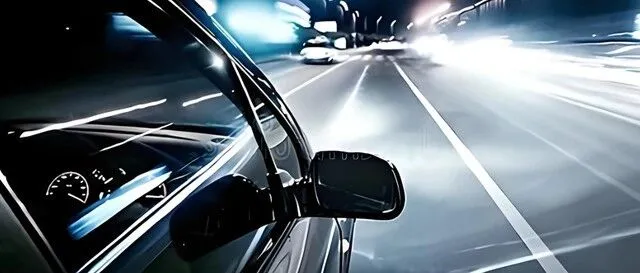 互联网车企的恶，在于不将年轻人的命当命，这也成就他的财富传奇