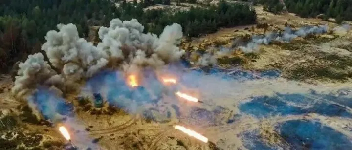 美分析师预警乌军或陷重大危机：5 万士兵恐遭合围