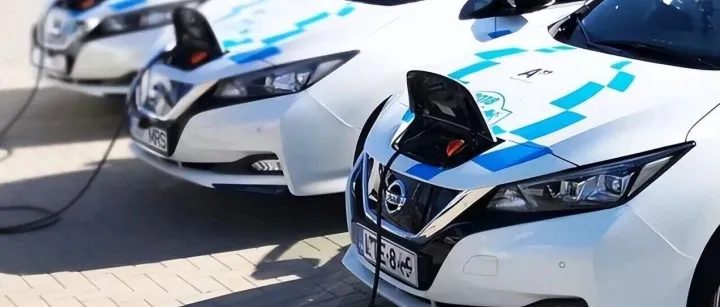 真相了，电车月销占比才首次破五成，以前的超越油车都是假的，油车已反击