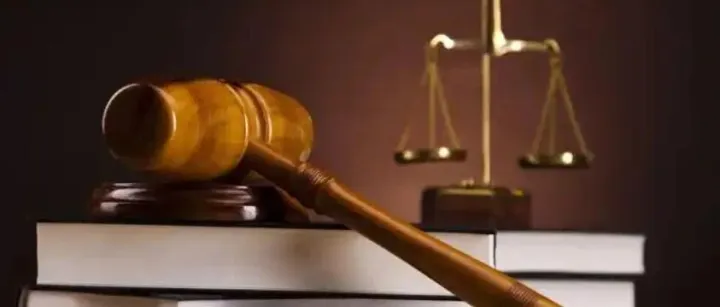 ئادۇكاتلىق ئورنى ۋە قانۇن مۇلازىمەت ئورنىنىڭ پەرقى