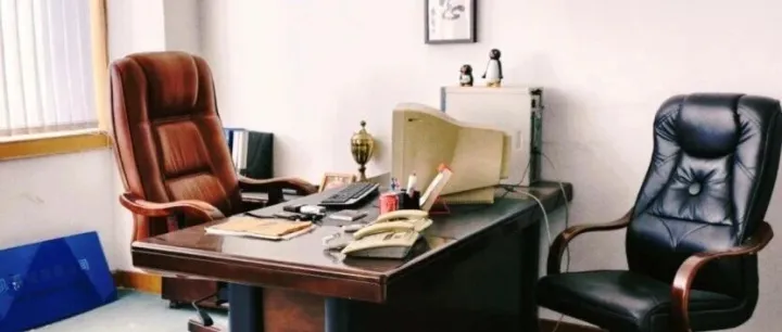 马化腾曾当<em>客服</em>！<em>QQ</em>群诞生是为“约饭”？！