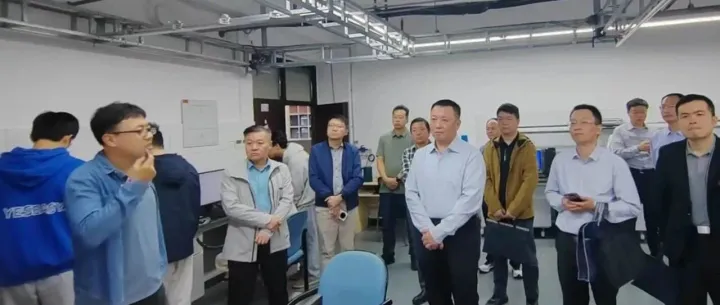 福建省工信厅副厅长陈亮一行调研福大科技园入驻科研平台