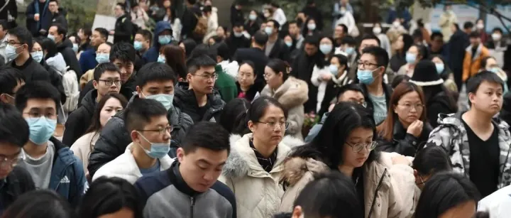 考公报录比达到7600:1，中国年轻人到底在考什么？