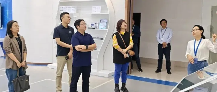 暨南大学珠海校区一行来福大科技园调研交流