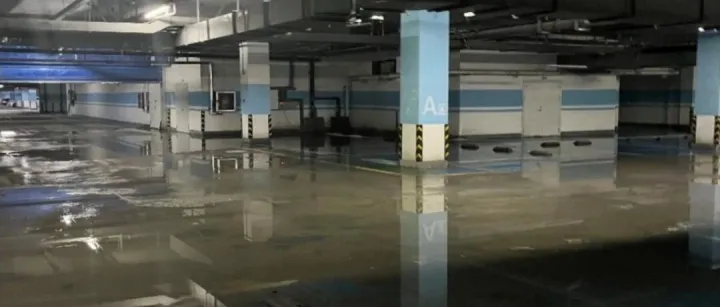 地下室抗浮失效导致严重开裂渗漏！且看中建如何处理？