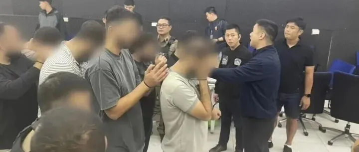 泰国曼谷加密货币诈骗网站窝点遭突击检查，15名外国人落网！