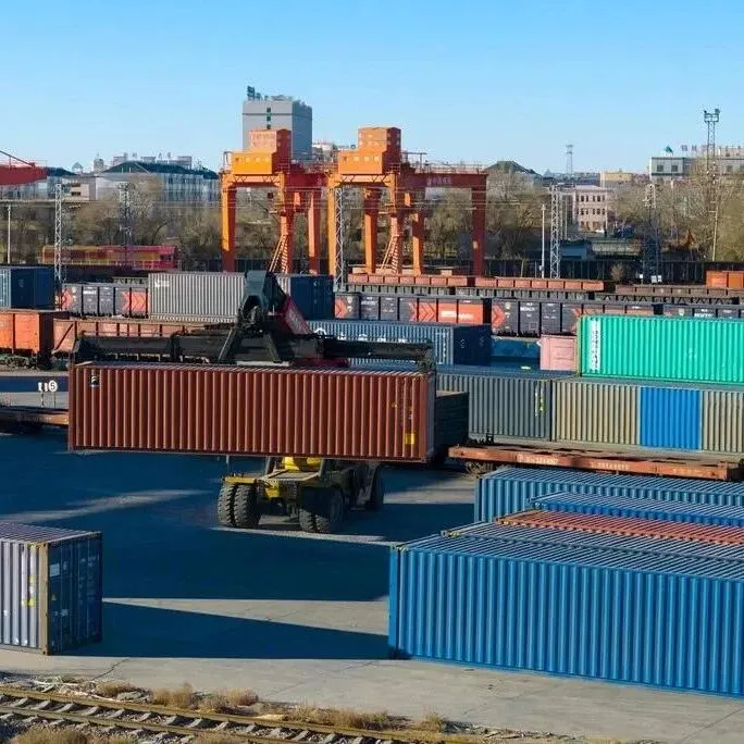 今年中欧班列中通道通行量突破3500列