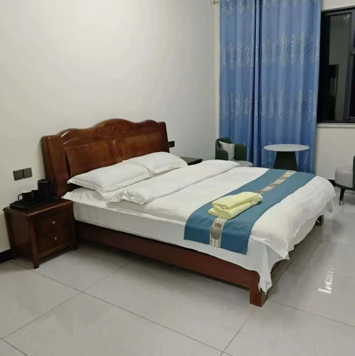 栾川<em>西</em>河部队后有一室一<em>厅</em>一厨一<em>卫</em>，一室一<em>卫</em>出租，拎包入住