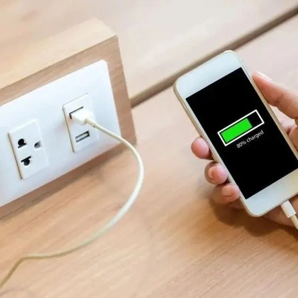 南非民众被警告公共USB充电器及公共Wi-Fi的安全隐患