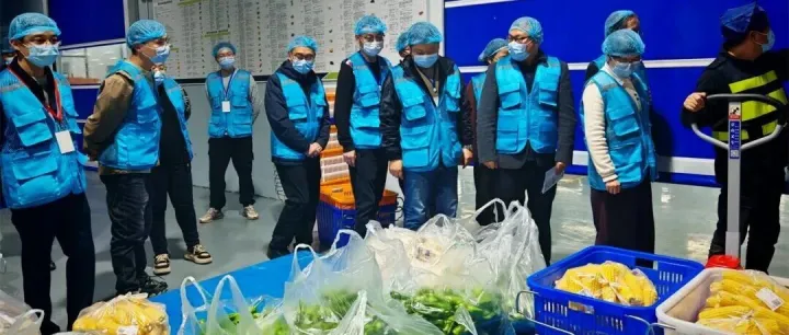 家校联动 夜访溯源丨军马场学校走进中岸供应链