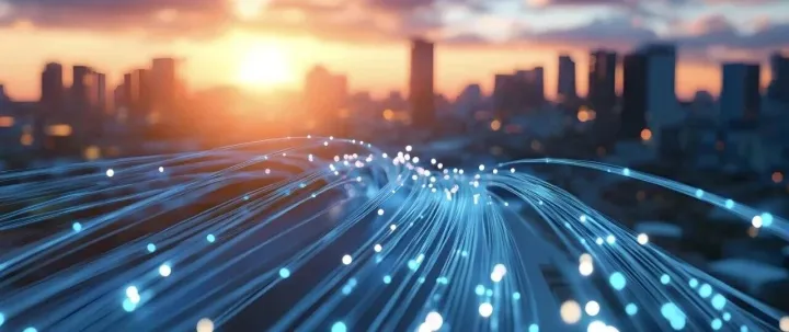 长飞助力三大运营商首条空芯光纤商用线路开通 引领下一代光通信技术革新