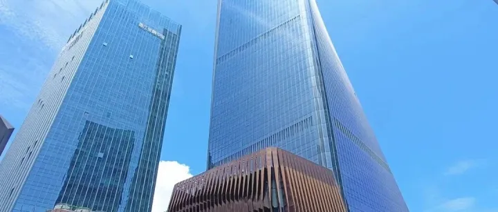 2025前海世茂大厦-写字楼出售首页-特价4.2万-高峰期卖10万多-业主诚心出售-欢迎来电咨询