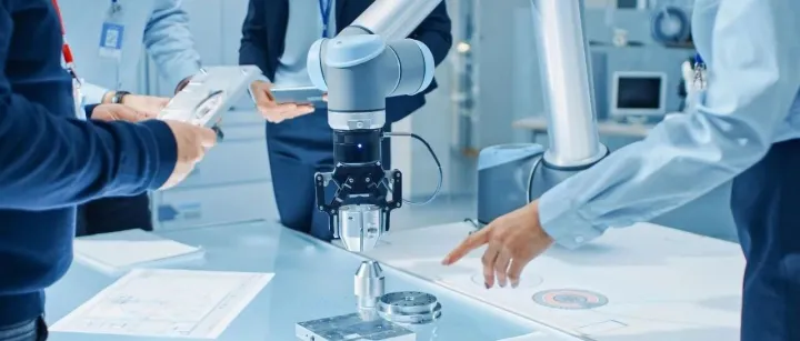 你是不是也顶着“解决方案提供商”的名片，实际却在干“搬箱子”的活？