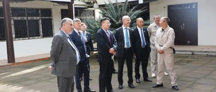 塔吉克斯坦共和国商务考察团赴石龙坝参观调研