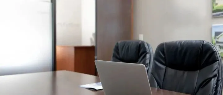 一个制造业老板，为何把总部搬到新加坡