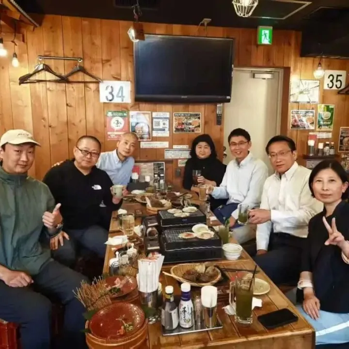 浩说东瀛日志1044期<11.6、11.8＞东京出差 跨界交流 N2x 软银集团 透明柜式卡拉OK挑战节目