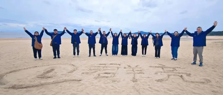 群亮公司2025年普陀礼佛之旅：问道 · 经行 · 生智慧