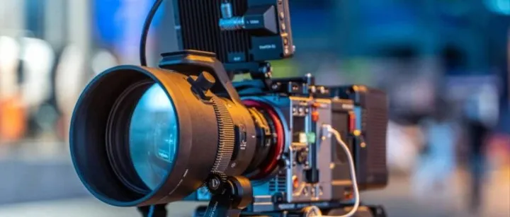 <em>抖</em><em>音</em>运营丨<em>抖</em><em>音</em>广告素材该怎么拍？成本又低转化又高。<em>抖</em><em>音</em>广告短视频拍摄<em>技巧</em>和方法