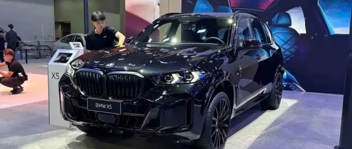 2025广州车展： 2026款宝马X5亮相 售价59.8万元起