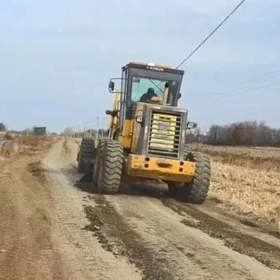 【856·十四区】农田道路提质升级  春耕生产 “畅行无忧”