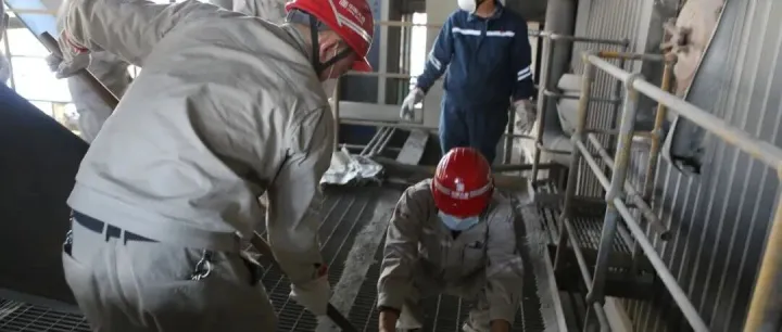 公司炉后治理攻坚战 干群同心出实效