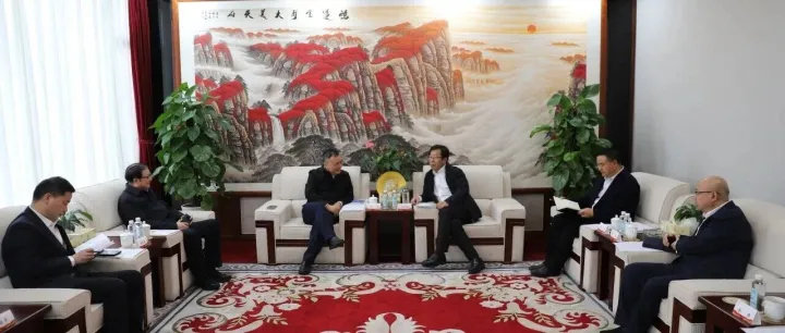 肖剑赴成都开展商务活动