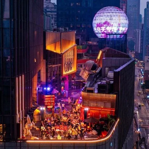 【逐利市场专栏】从“包租公”到“合伙人” 朝天门服装批发市场开启转型实验