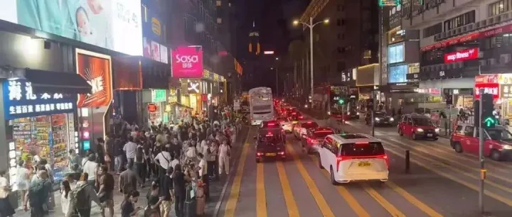 這<em>個</em>國慶假期，內地遊客把香港玩「<em>透</em>」了