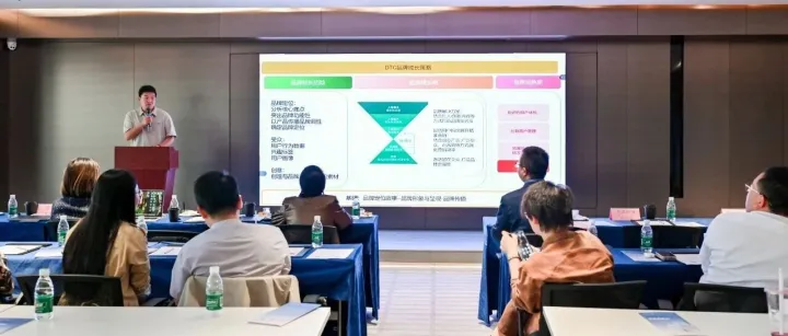 AI驱动，智赢大促：独立站黑五至圣诞大促全周期运营与GEO战略