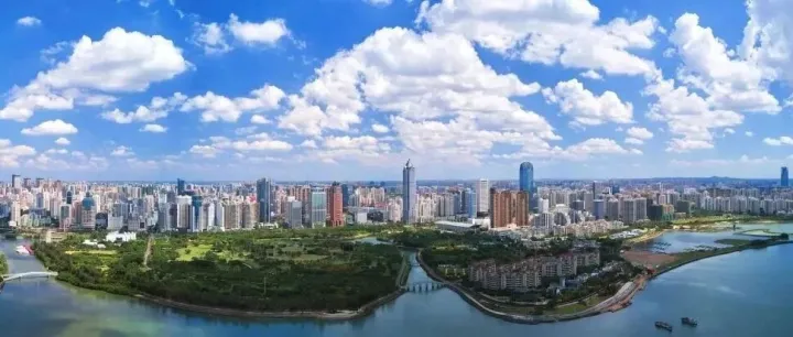 人民日报头版关注海南自贸港建设：​中国超大规模市场是信心所在