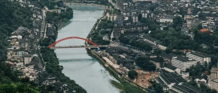 酒即是河，“小我”即“大我”的茅台哲学观