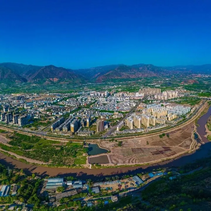 元江本土<em>原创</em><em>歌曲</em>——《元江，我爱上了你》