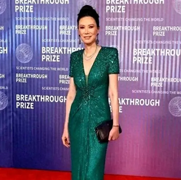 邓文迪没想到，当年“死皮赖脸”生下的女儿，如今为她争到280亿