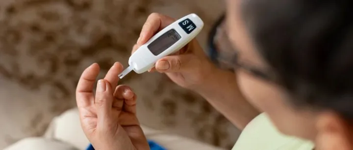 居家血糖监测全指南：正确方法与常见问题解析