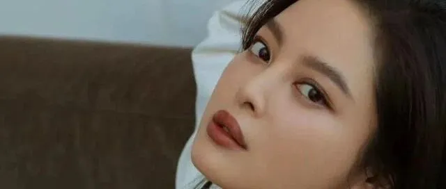 这居然是辛芷蕾？她年轻时的嘴不是这样的啊！简直判若两人