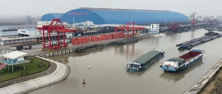 自营“7027”号新能源船舶启动首航