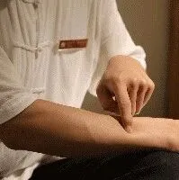 手上有一<em>穴</em>，这样按，瘦16斤<em>无</em>口臭不便秘（附视频）