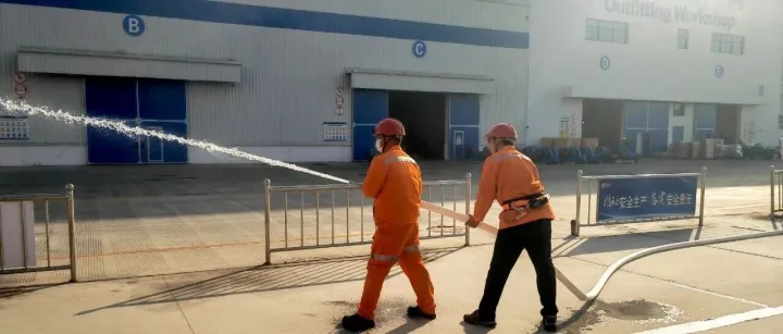 以练筑防丨新能船业组织开展消防安全应急演练