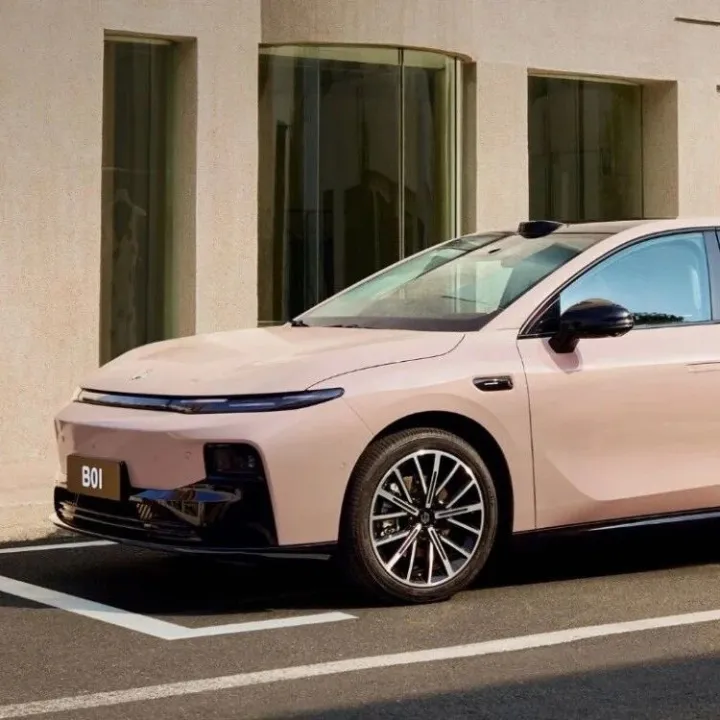 【零跑】上市 7 天破万台，零跑B01 量产刷新纪录