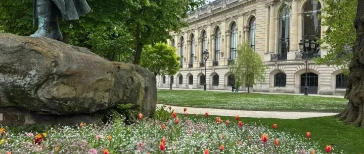 巴黎日记｜皇家宫殿壁画下，我对着画中人低声讲过去的梦