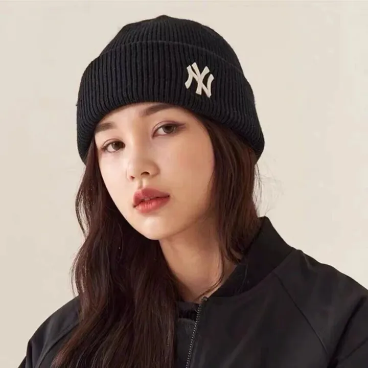 秋冬侧标<em>刺绣</em>帽