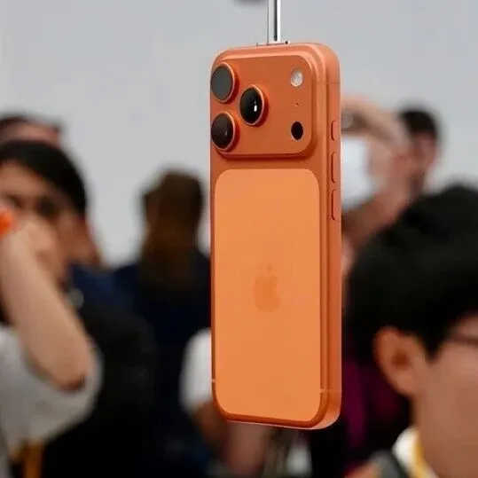 小米17.3%，vivo占15.8%，OPPO占12.7%，荣耀呢？