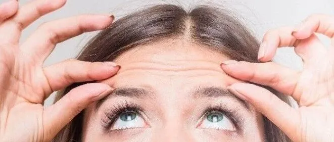 为什么会有抬头纹？