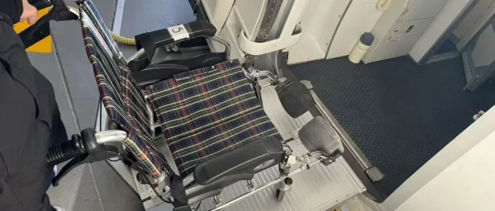 无障碍，有温度|乌海机场优化特殊旅客无障碍服务