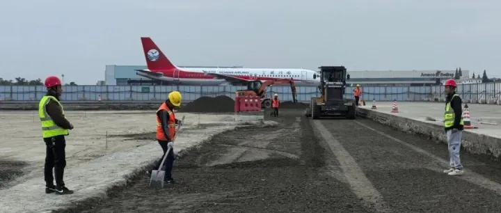 【奋战双流】双流机场C滑项目启动水稳摊铺