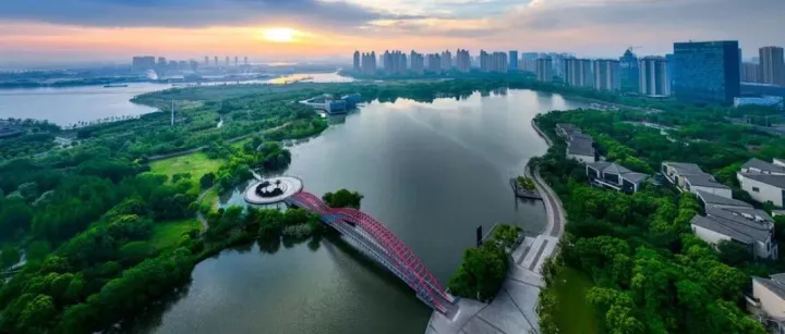 <em>苏州</em>高新园区融合创新调研行丨吴江高新区：<em>高端</em>纺织产业创新透视