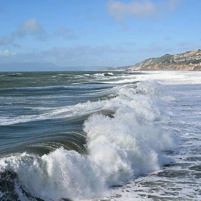 <em>美国</em><em>加州</em>南部海域疑似偷渡船倾覆！已致<em>4</em>死<em>5</em>伤