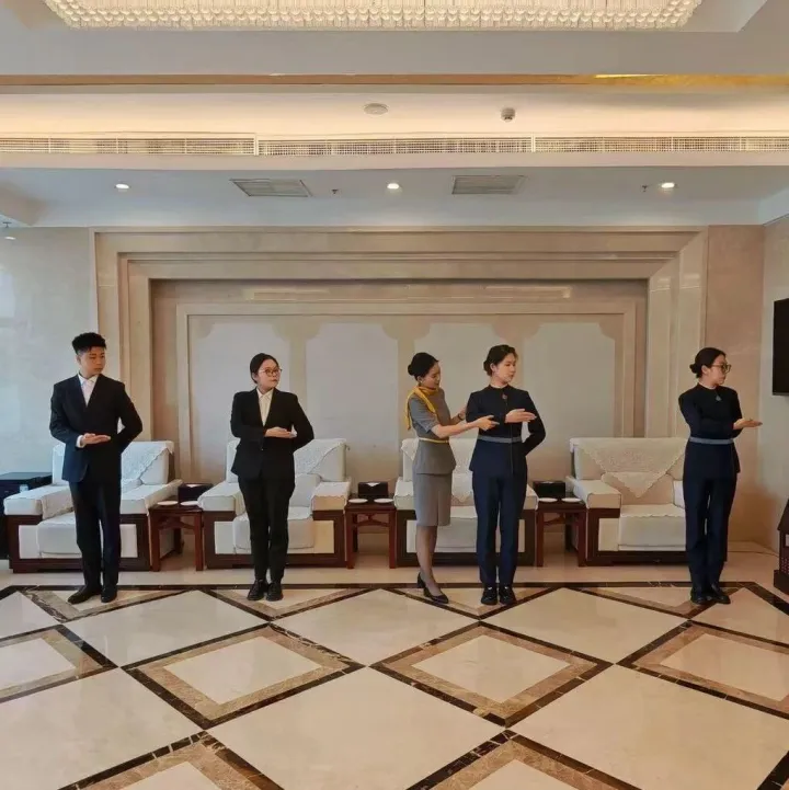 树形象，强礼仪，优服务——霍林河项目部开展服务礼仪专项培训