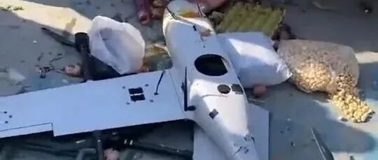 山东龙口大集一固定翼无人机坠落有群众被砸伤